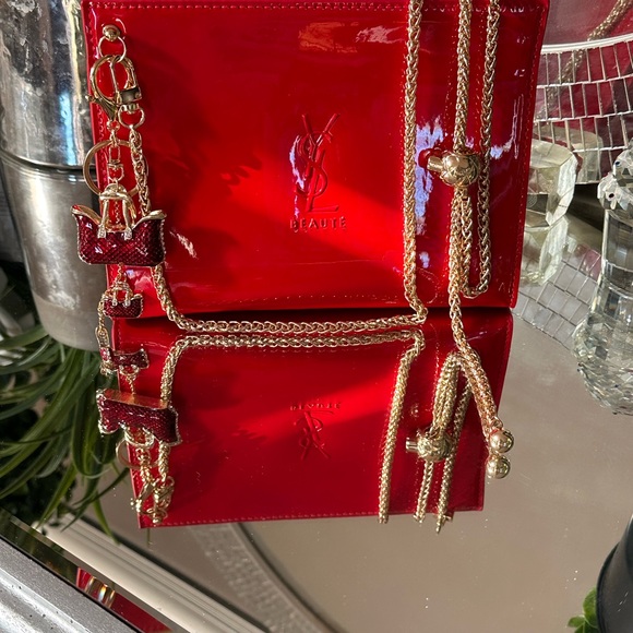 Yves Saint Laurent - Picture 4 of 15